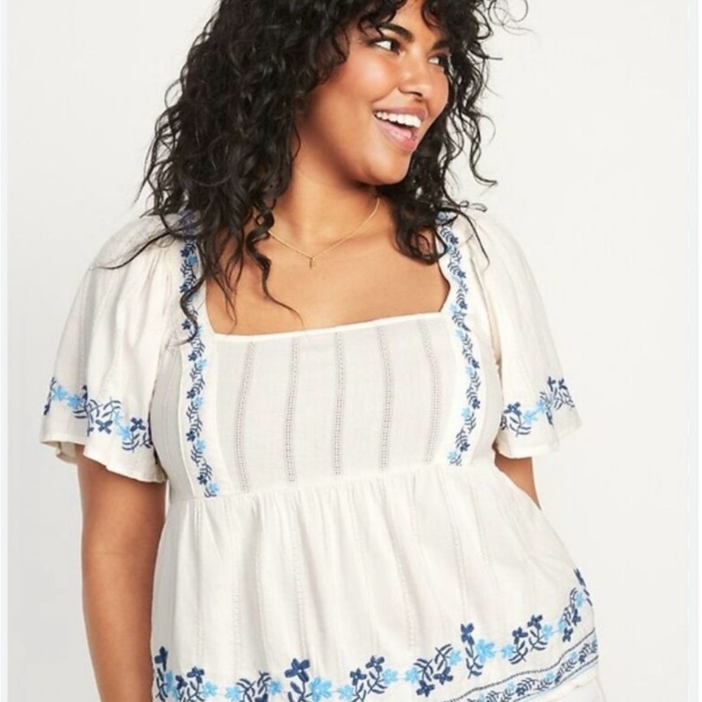 Women's White and Blue Embroidered Top